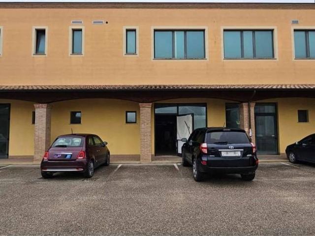 Locale Commerciale in vendita a Collazzone, Umbria