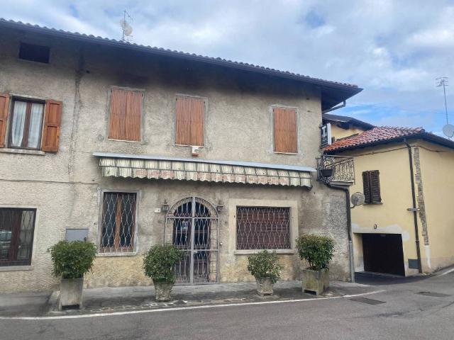 Locale Commerciale in vendita a Nava, Colle Brianza