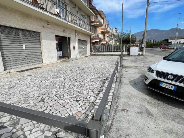 Locale Commerciale in vendita a Collebeato, Lombardia