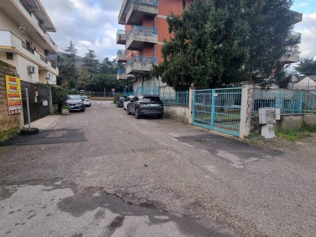 Locale Commerciale in vendita a Roma Capitale, Lazio