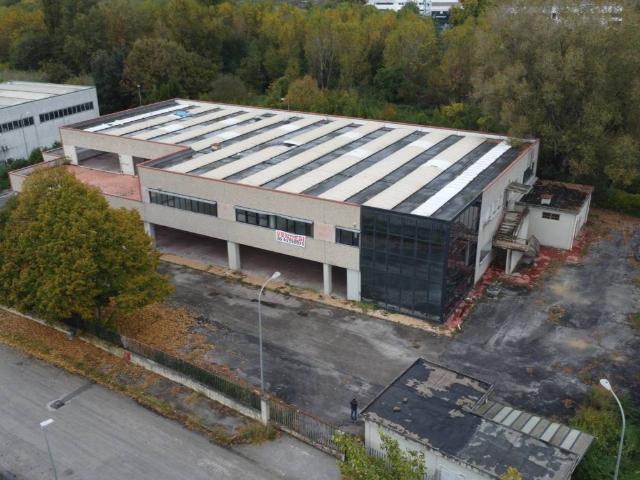 Locale Commerciale in vendita a Valle Settedue, Roma Capitale