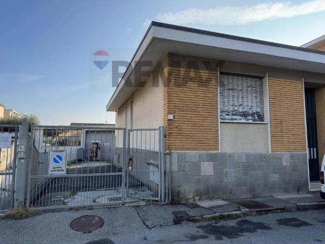 Locale Commerciale in vendita a Piemonte, Torino