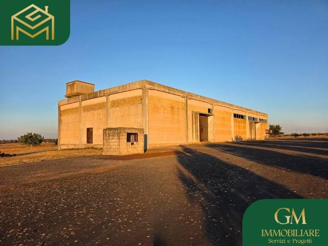 Locale Commerciale in vendita a Puglia, Lecce