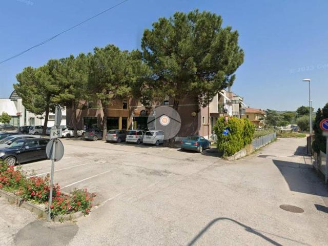 Locale Commerciale in vendita a Colli al Metauro, Marche