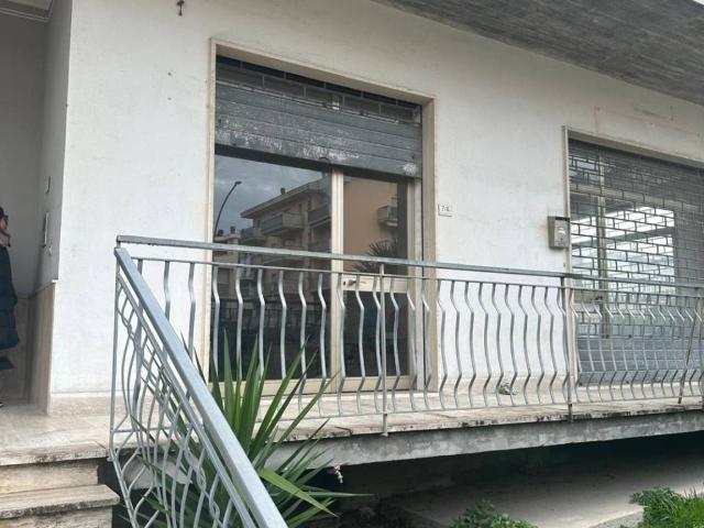Locale Commerciale in vendita a Marche, Ascoli Piceno