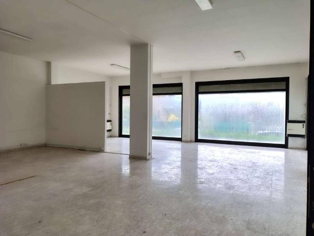 Locale Commerciale in vendita a Marche, Ascoli Piceno