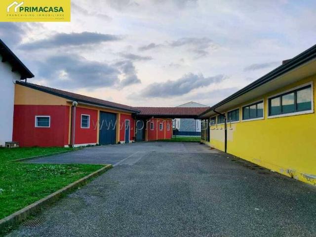 Locale Commerciale in vendita a Cologna Veneta, Veneto