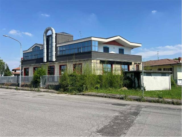Locale Commerciale in vendita a Cologno Al Serio, Lombardia