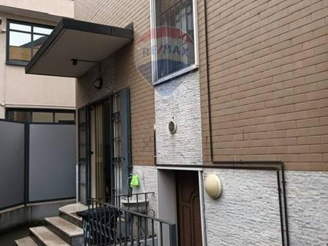 Locale Commerciale in vendita a Cologno Monzese, Lombardia
