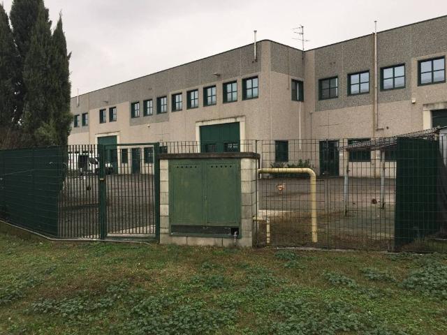 Locale Commerciale in vendita a Colturano, Lombardia