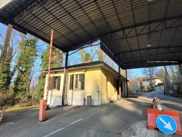 Locale Commerciale in vendita a Gironico Al Piano, Lombardia
