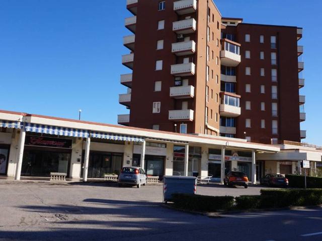 Locale Commerciale in vendita a Comacchio, Reggio Emilia