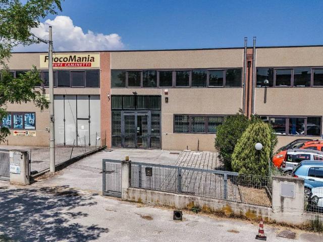 Locale Commerciale in vendita a Comacchio, Reggio Emilia