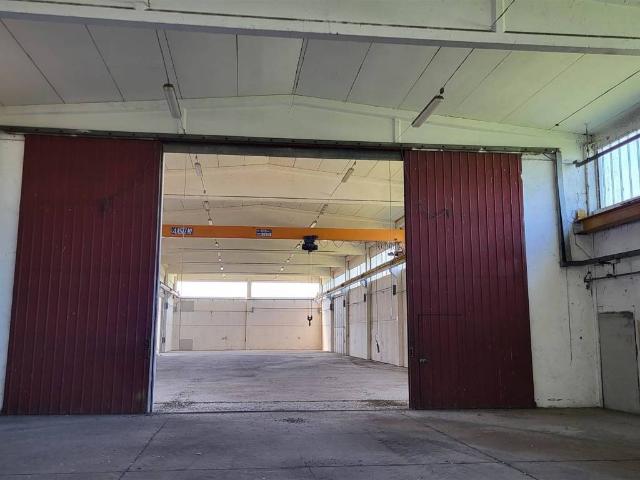 Locale Commerciale in vendita a Commessaggio, Lombardia