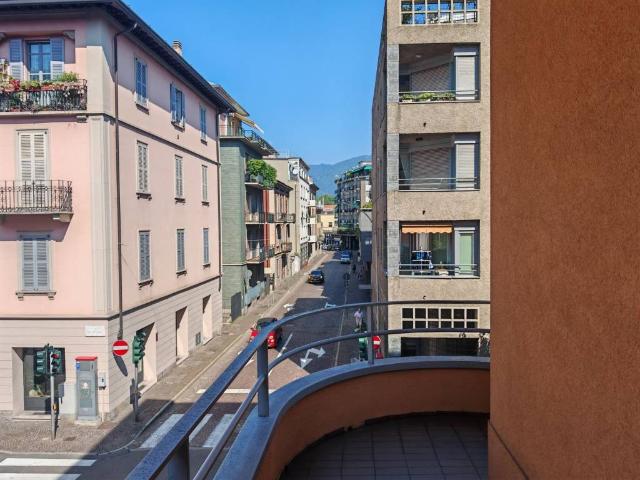 Locale Commerciale in vendita a San Vitale, Como