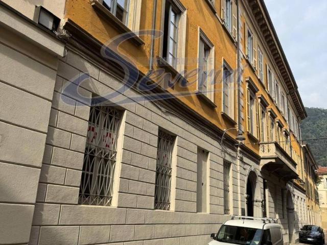 Locale Commerciale in vendita a San Giuliano, Como