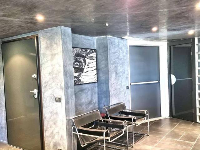 Locale Commerciale in vendita a Como