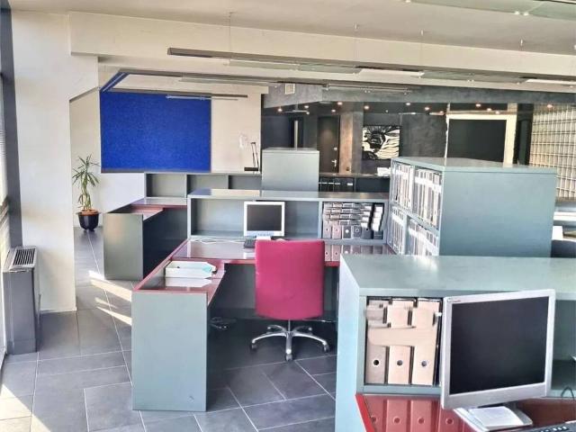 Locale Commerciale in vendita a Como