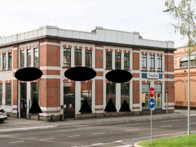 Locale Commerciale in vendita a Como