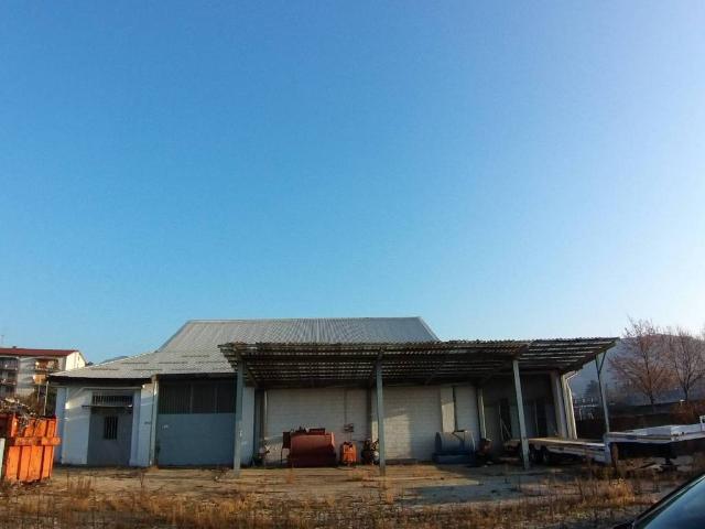 Locale Commerciale in vendita a Como