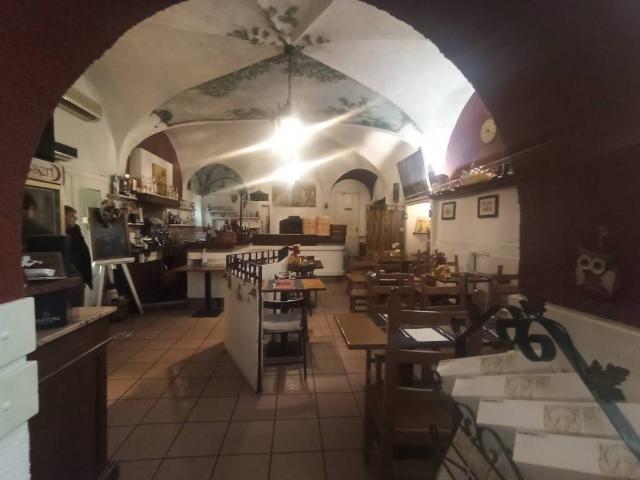 Locale Commerciale in vendita a Camnago Volta, Como