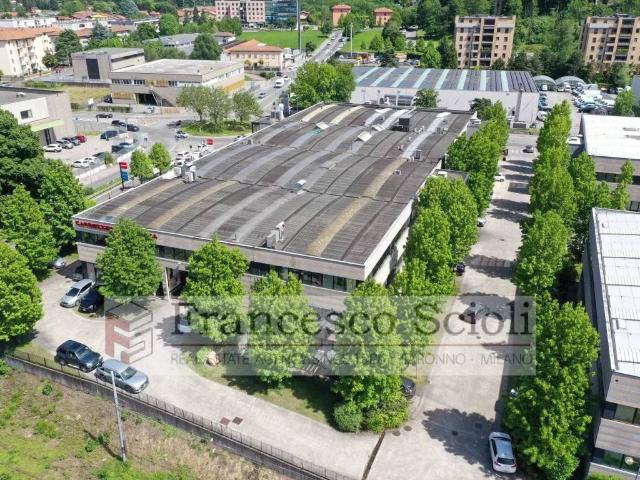 Locale Commerciale in vendita a Acquanera, Como