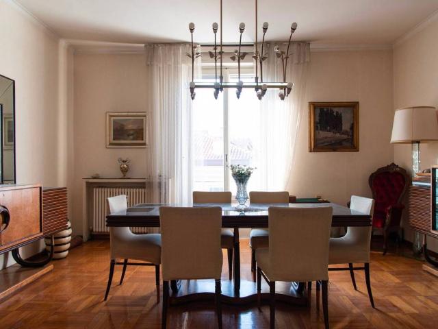 Locale Commerciale in vendita a Sant'Agostino, Como