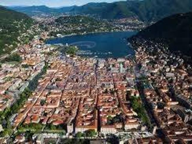 Locale Commerciale in vendita a Sant'Agostino, Como