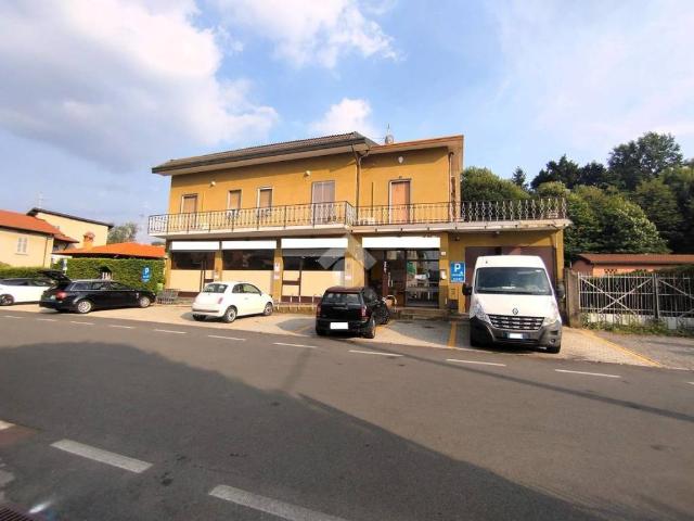 Locale Commerciale in vendita a Acquanera, Como