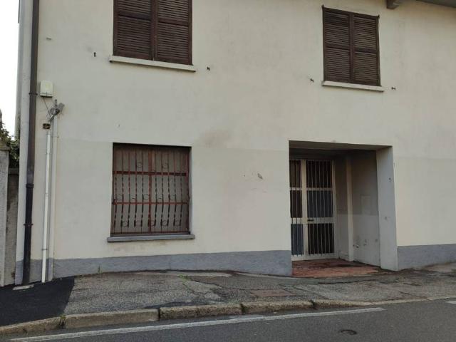 Locale Commerciale in vendita a Rebbio, Como