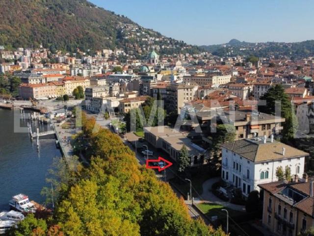 Locale Commerciale in vendita a Sant'Agostino, Como