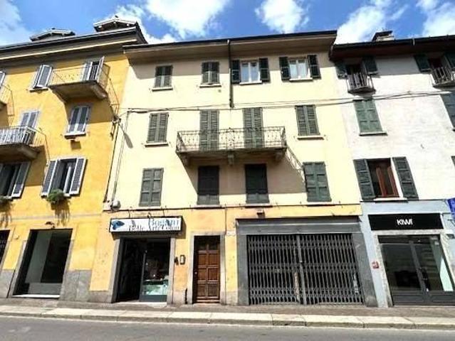 Locale Commerciale in vendita a Sant'Abbondio, Como