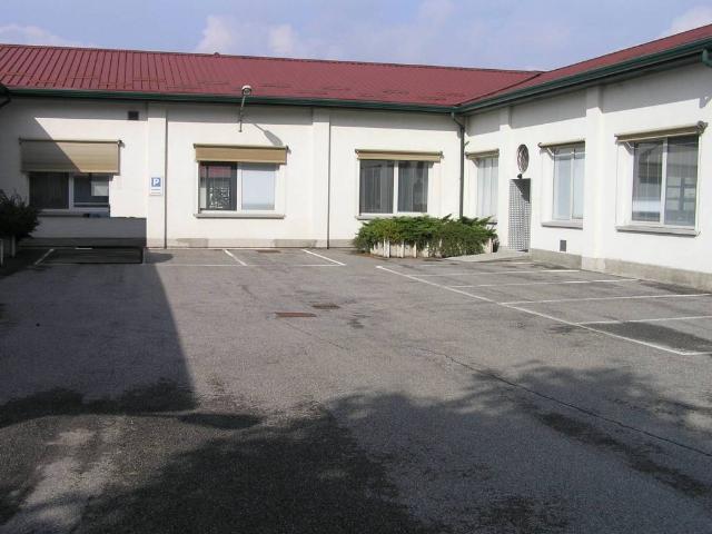 Locale Commerciale in vendita a Como