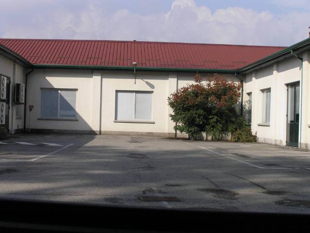 Locale Commerciale in vendita a Como, Lombardia