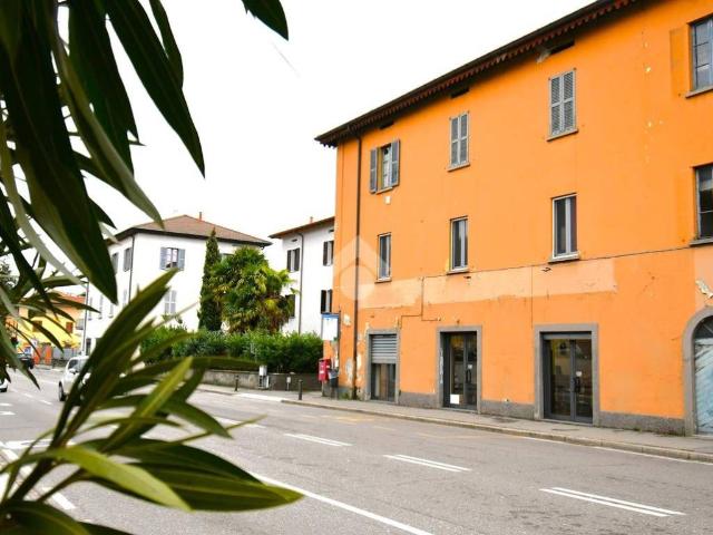 Locale Commerciale in vendita a Rebbio, Como