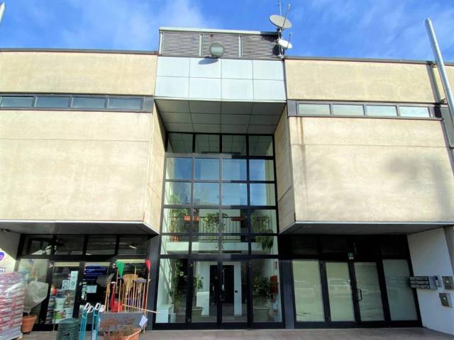 Locale Commerciale in vendita a Monte Olimpino, Como