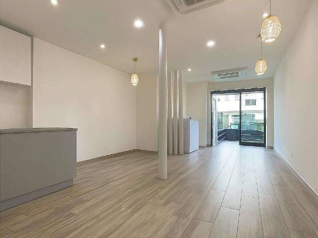 Locale Commerciale in vendita a Sant'Agostino, Como