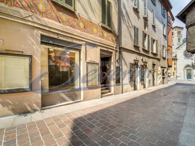 Locale Commerciale in vendita a San Bartolomeo, Como