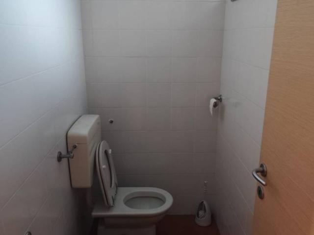 Locale Commerciale in vendita a Comun Nuovo, Lombardia