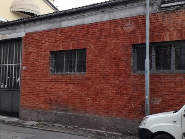Locale Commerciale in vendita a Unione Comuni Modenesi Area Nord, Concordia Sulla Secchia