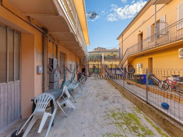 Locale Commerciale in vendita a Unione Comuni Modenesi Area Nord, Concordia Sulla Secchia