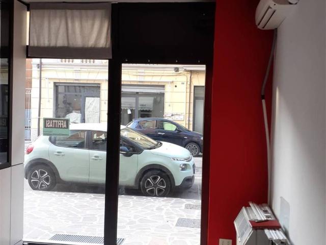 Locale Commerciale in vendita a Unione Comuni Modenesi Area Nord, Concordia Sulla Secchia