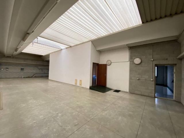 Locale Commerciale in vendita a Cascina Malcantone, Concorezzo