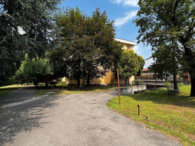 Locale Commerciale in vendita a Cascina San Vincenzo, Concorezzo