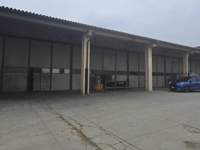 Locale Commerciale in vendita a Concorezzo, Monza-brianza