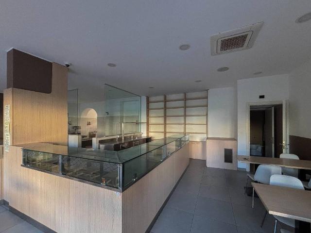 Locale Commerciale in vendita a Concorezzo, Monza-brianza