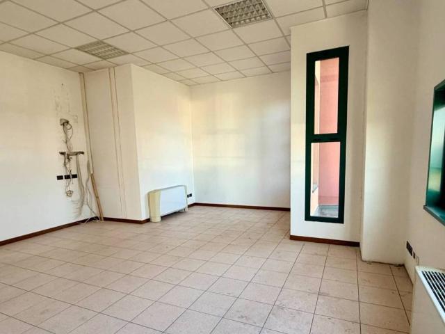Locale Commerciale in vendita a Cascina Malcantone, Concorezzo