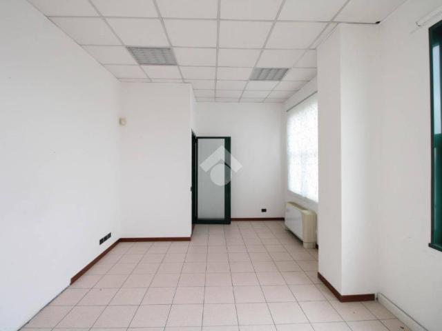 Locale Commerciale in vendita a Cascina Malcantone, Concorezzo
