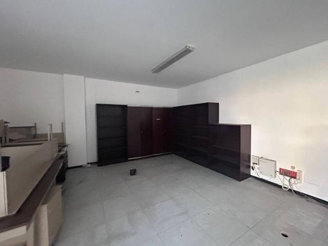 Locale Commerciale in vendita a Cascina San Vincenzo, Concorezzo