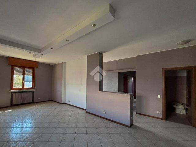 Locale Commerciale in vendita a Concorezzo, Monza-brianza